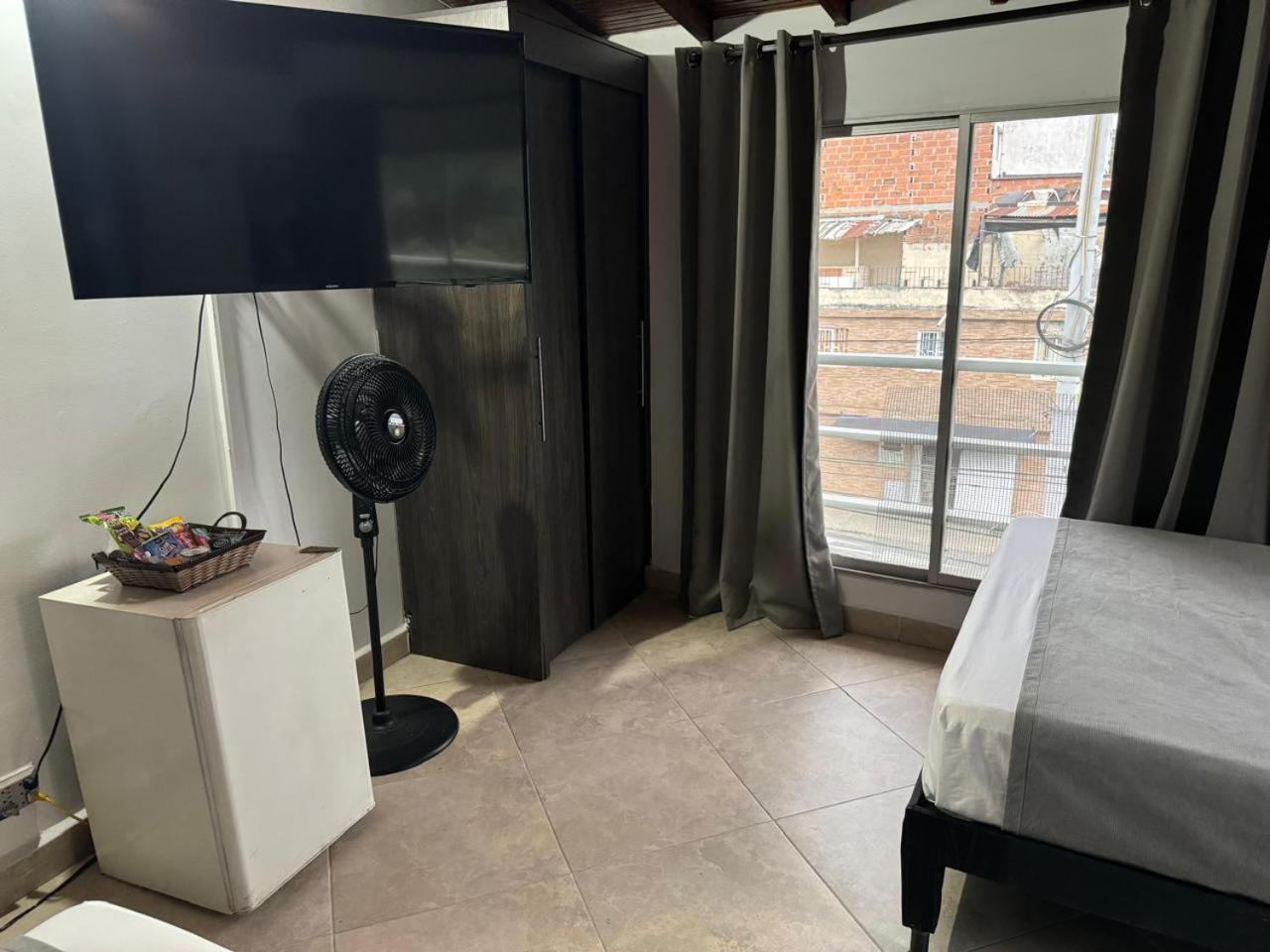 Gemas San Joaquin 1 Hotel Medellin Bagian luar foto