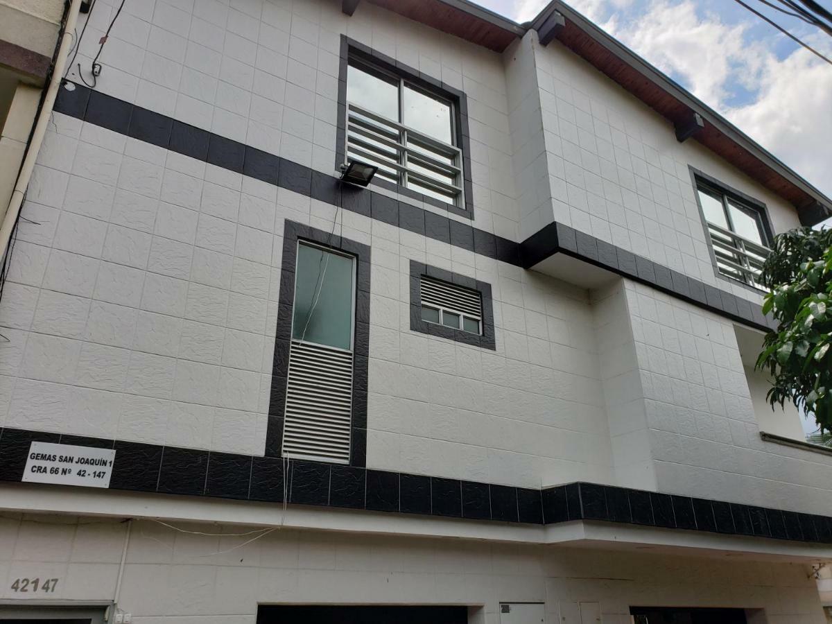 Gemas San Joaquin 1 Hotel Medellin Bagian luar foto